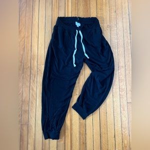 Black size medium Colsie jogger pajamas